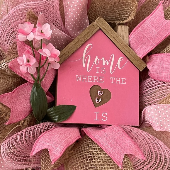 Family Wreath “HOME IS WHERE THE HEART IS” Mesh & Burlaps 20” pink wreath - Picture 3 of 9